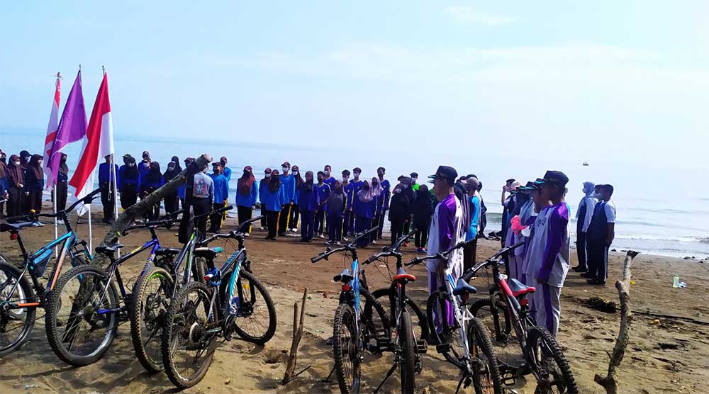 UPACARA PEMBUKAAN LATIHAN GABUNGAN PENENGAK DI PANTAI SIGANDU BATANG