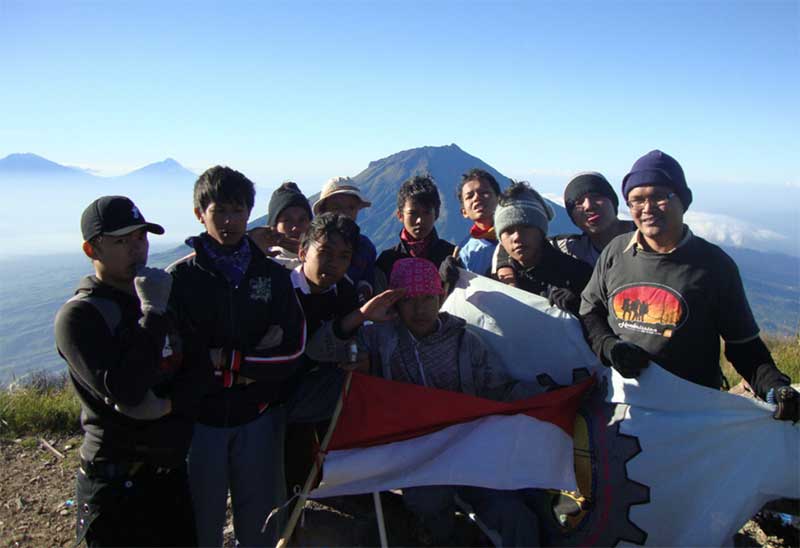 Kegiatan Pendakian Gunung Patriot SMK Bhakti Praja Batang